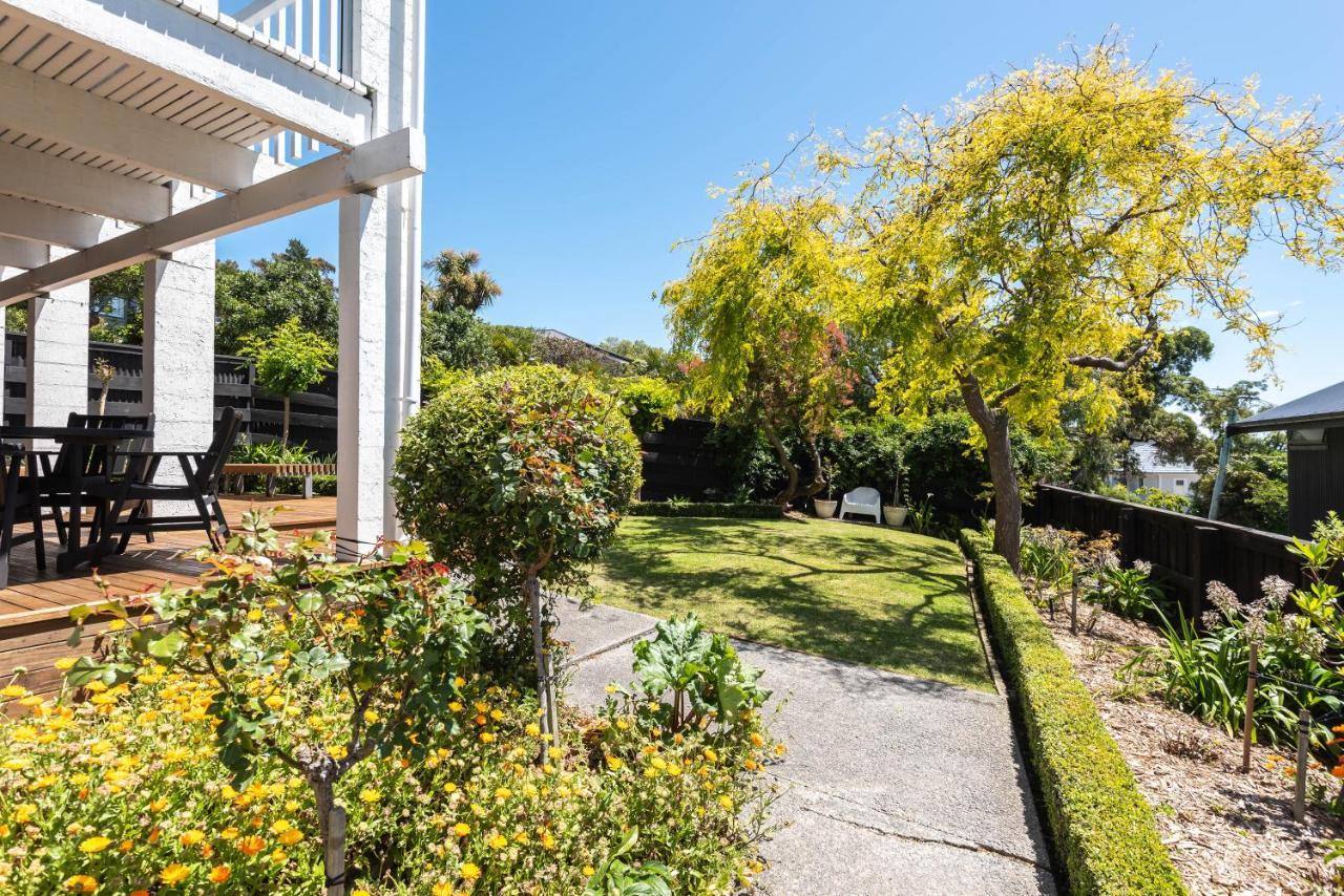Retro Living - Lush Garden Daire Christchurch Dış mekan fotoğraf